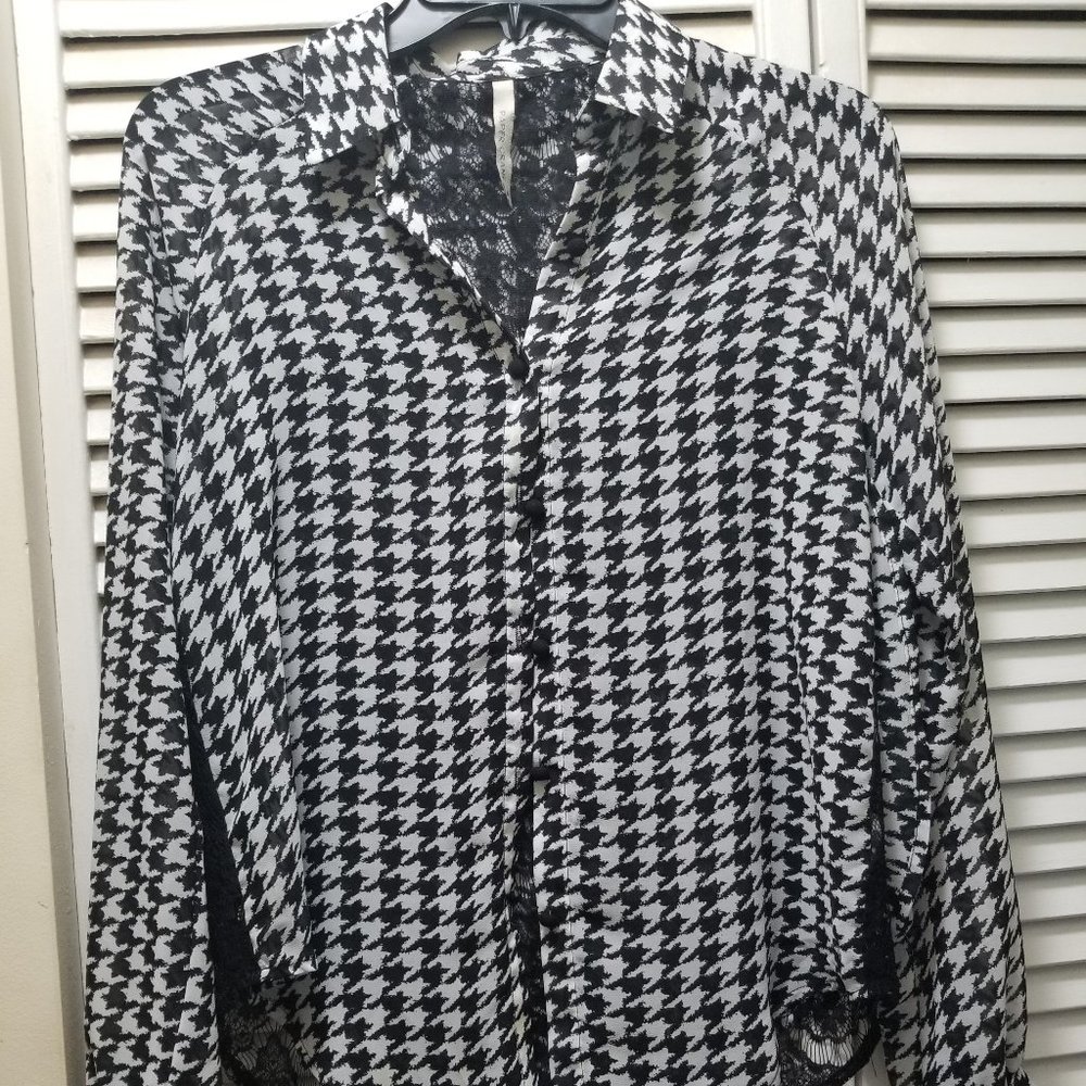 Paper Crane Black & White checked, lace lining blouse,  small to med